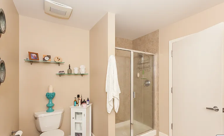 845 N Kingsbury #514 — Photo 14