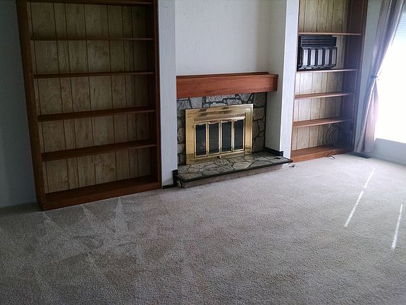 4th image of 3305 Balsam Blvd SE