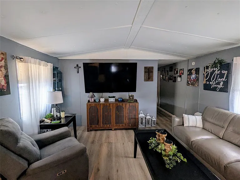 53 Sunset Cir — Photo 4