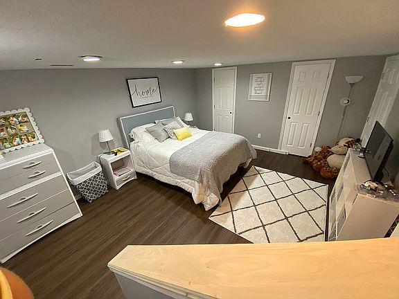 2nd image of 4515 W Bancroft St APT 13
