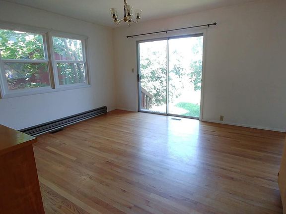 4th image of 1225 NE Orchard Dr
