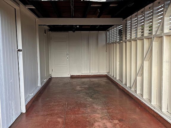 3rd image of 3222 Winam Ave