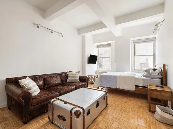 88 Greenwich St APT 412, New York, NY 10006