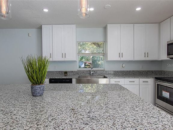 4th image of 3013 E Comanche Ave