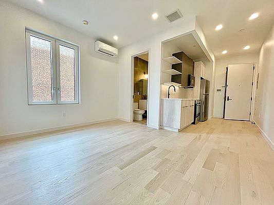 5th image of 308 Linden Blvd #6C