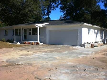 4th image of 588 N 72nd Ave