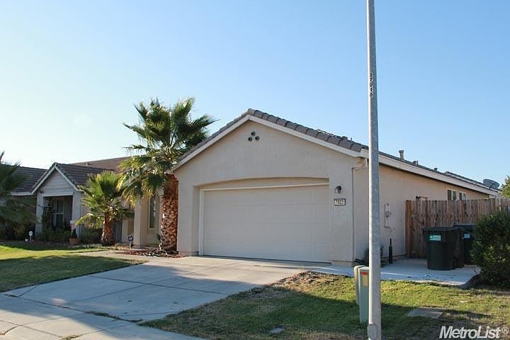 2nd image of 7923 Rangeview Rd