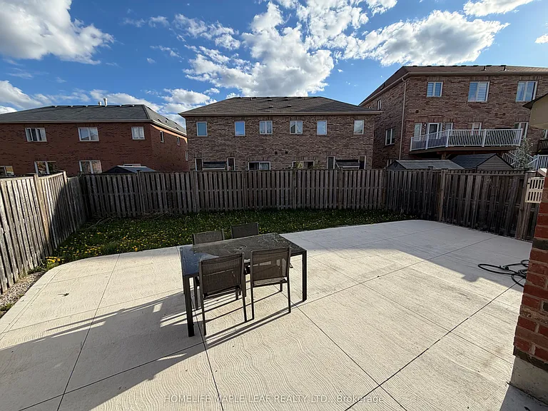 4628 Sandford Farm Dr — Photo 17
