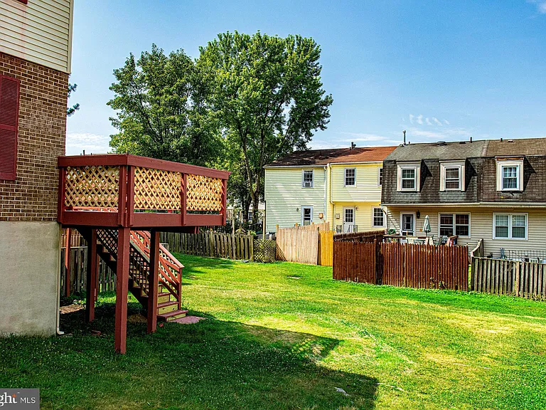 15 Burnsway Ct #9G — Photo 35