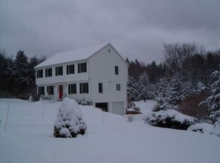 2 Hedge Meadow Ln, Newtown, CT 06470