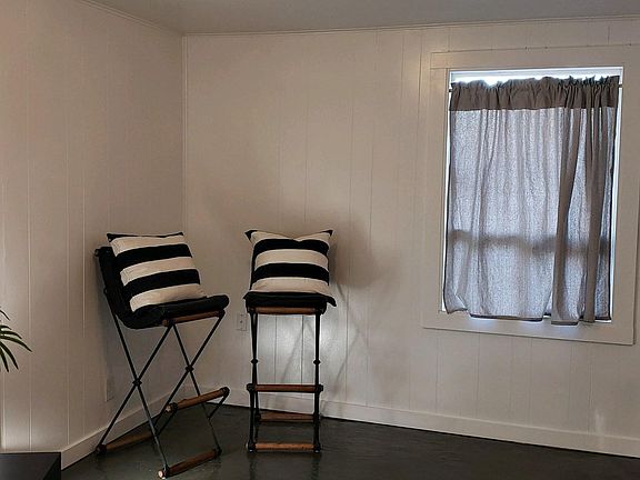 4th image of 4495 Hawthorne Ave W #B