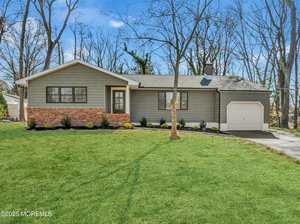 873 Medallion Lane, Toms River, NJ 08753