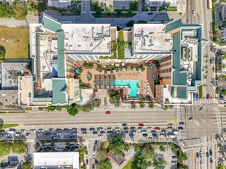 110 N Federal Hwy #815 — Photo 37