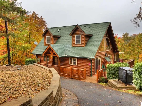4160 Chamberlain Ln, Sevierville, TN 37862