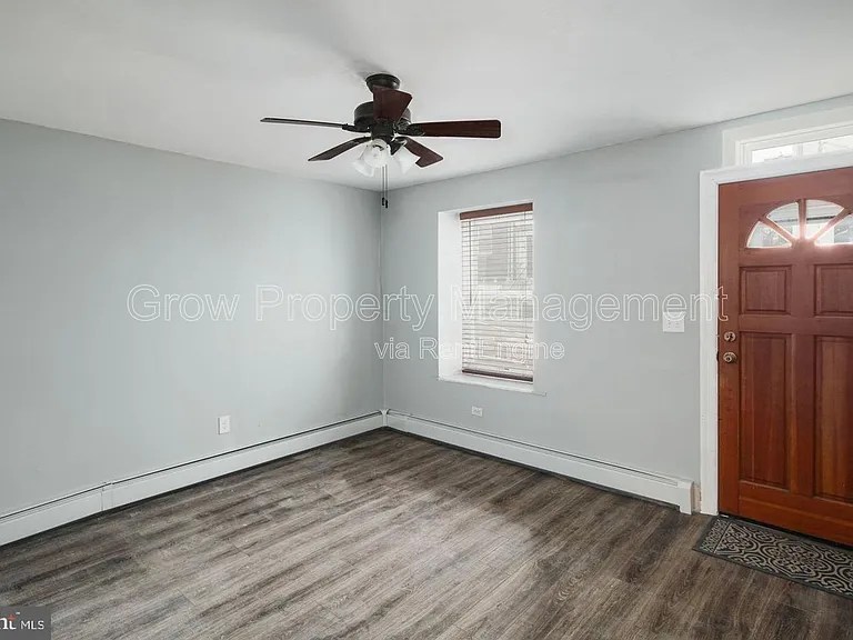 4714 Fowler St — Photo 10
