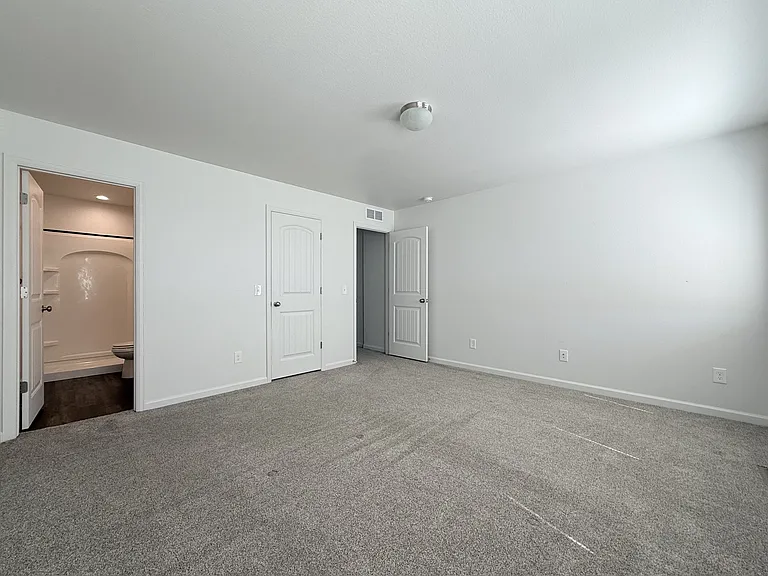 81B 25th St — Photo 16