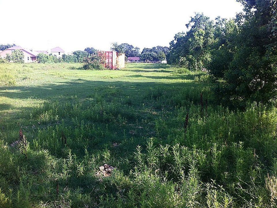 2nd image of 1006 Massey Tompkins Rd