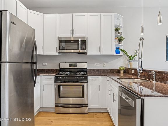 5th image of 3906 N Wolcott Ave APT 1