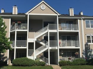 1232 Mulberry Dr, Mahwah, NJ 07430