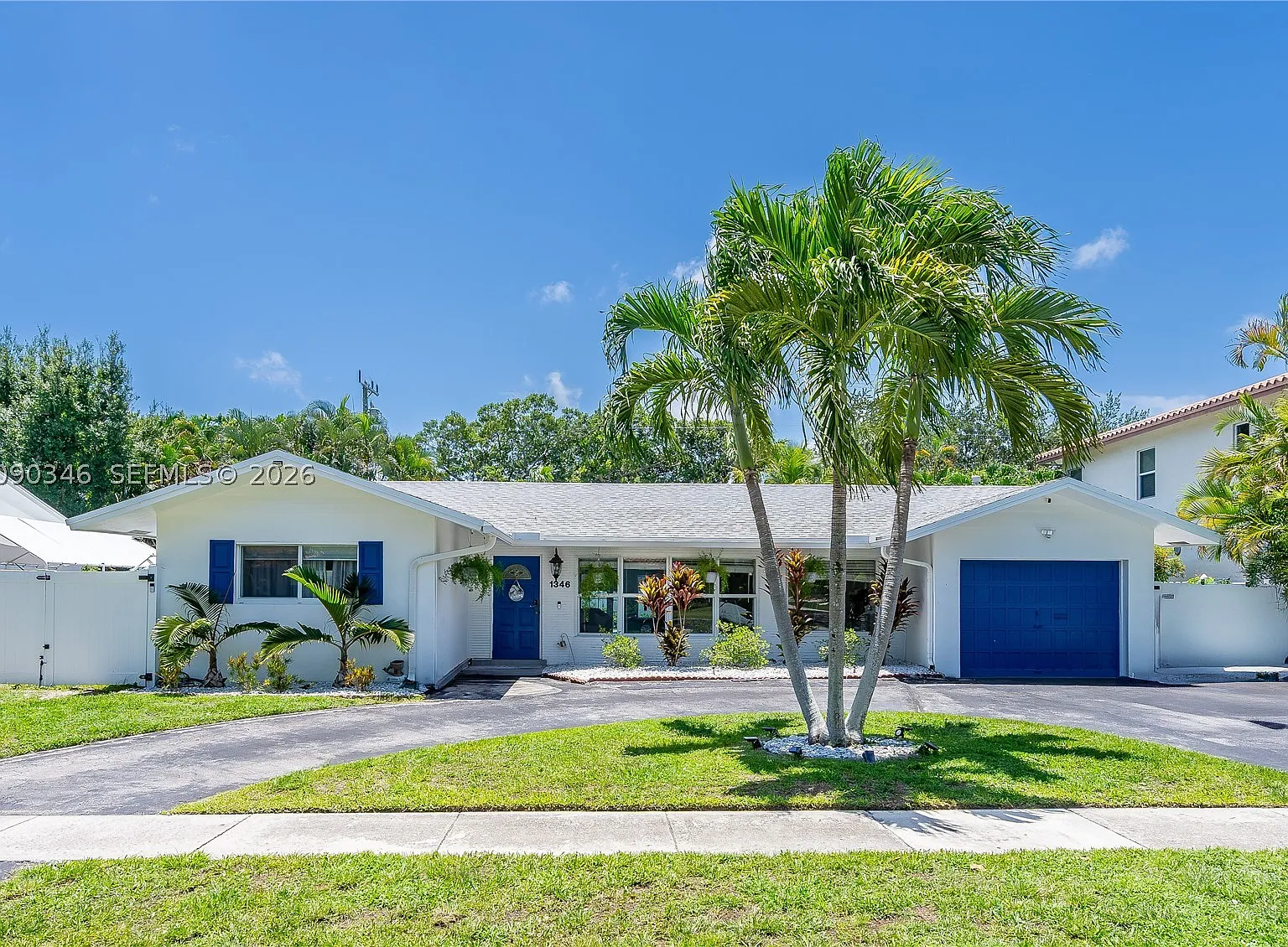 4 bed, 2.0 bath, 1945 sqft, $6,500 — Photo 1