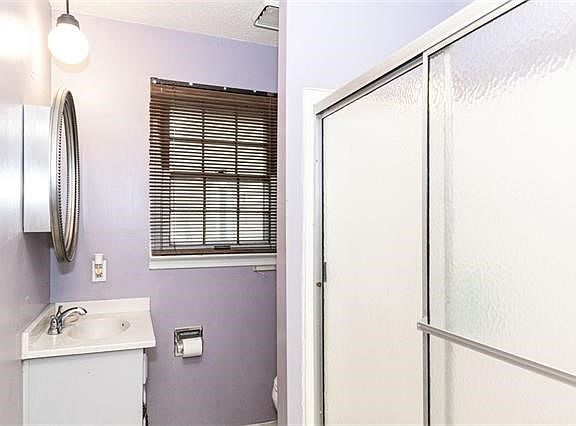3rd image of 7305 Willow Ave