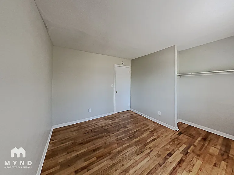5245 Louis Xiv Ln — Photo 9