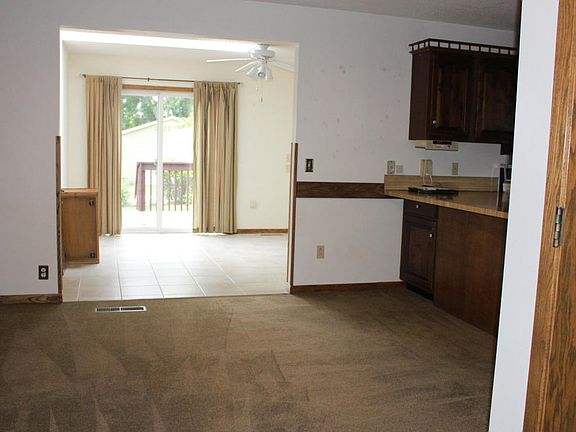 5th image of 1015 Lexington Ave