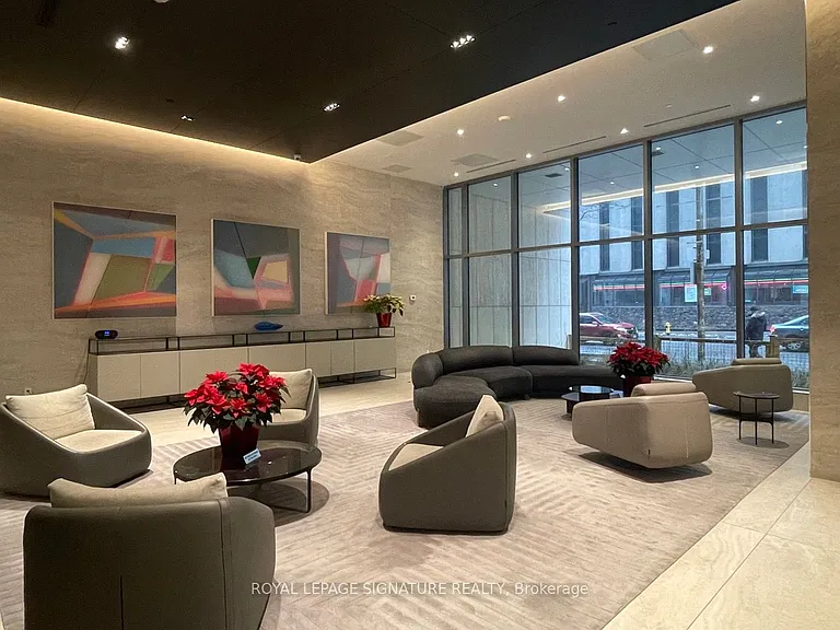 2221 Yonge St #3909 — Photo 32