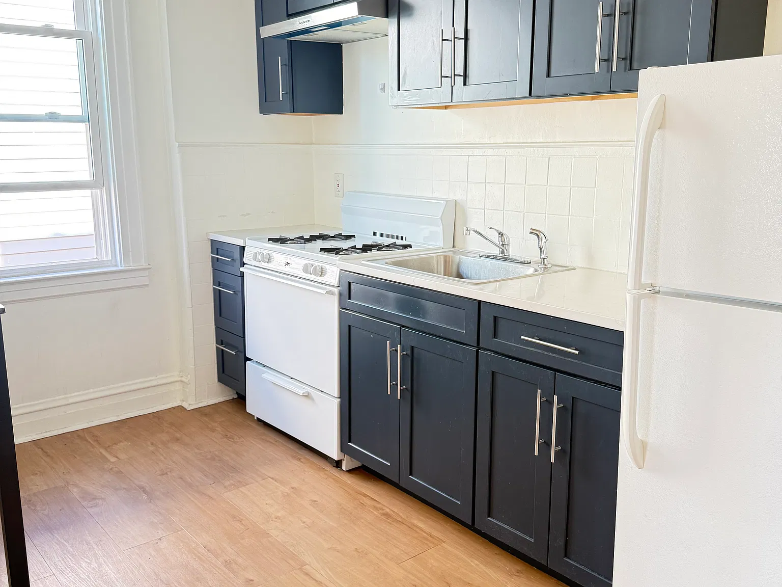 2 bed, 800 sqft, $2,400 — Photo 1