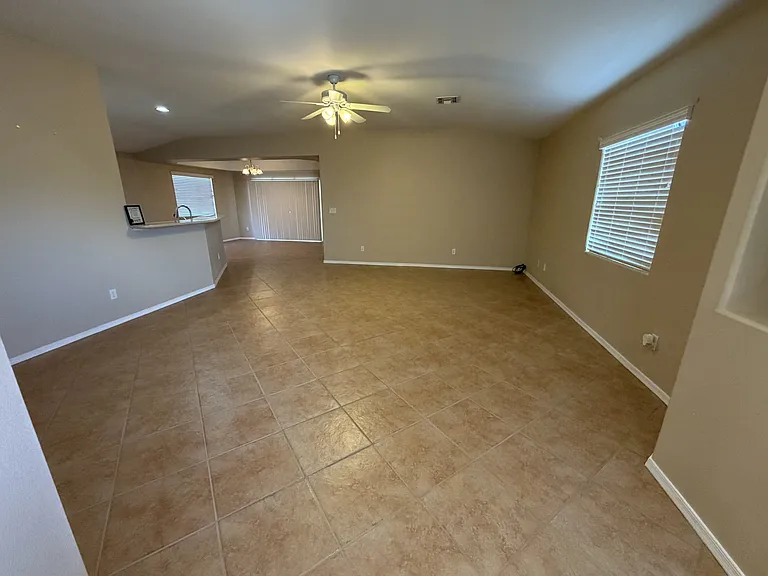 2460 Topanga Dr — Photo 7
