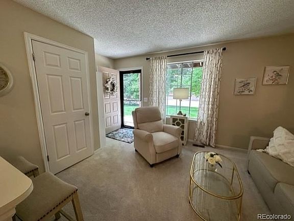5th image of 819 Summer Dr
