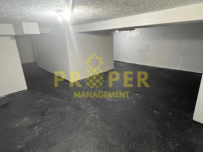 2328 Greenway St — Photo 11