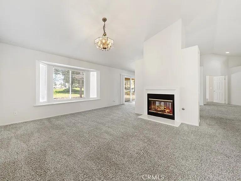 2971 Peach Tree St — Photo 9