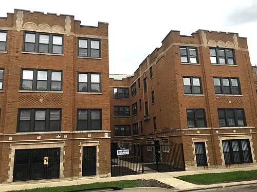 4747-49 N Troy St Photo 1