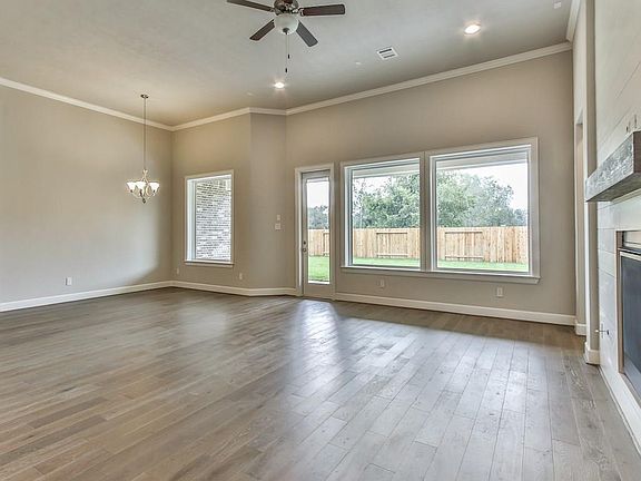 5th image of 32810 Winslow Dr