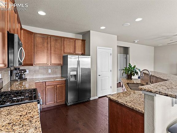 5th image of 6719 Black Saddle Dr