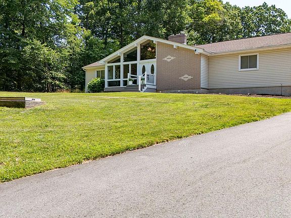 2nd image of 748 Principio Rd