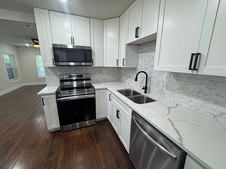 213 N Hampton Rd — Photo 26