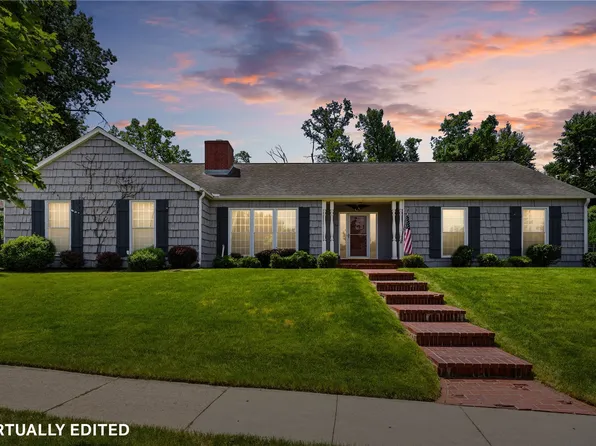 3639 Random Rd SE, Cedar Rapids, IA 52403