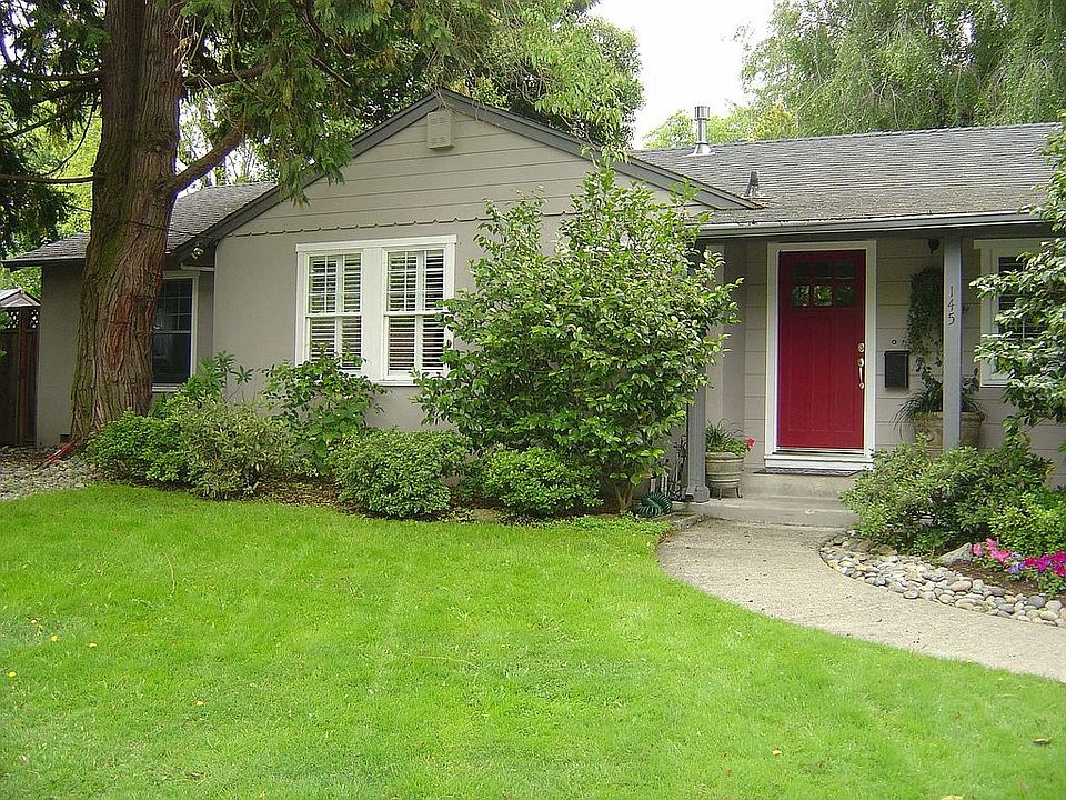 Front 1/4 mile away from everything