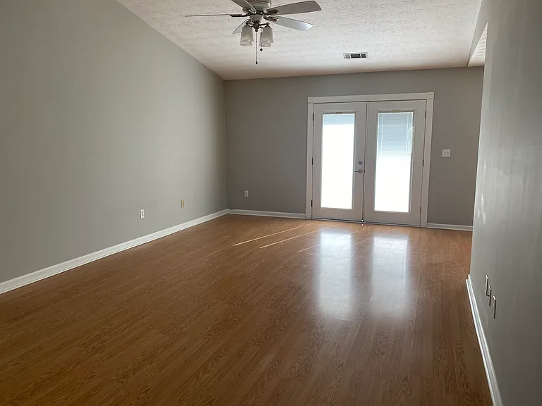 4818 Katia Ln — Photo 9