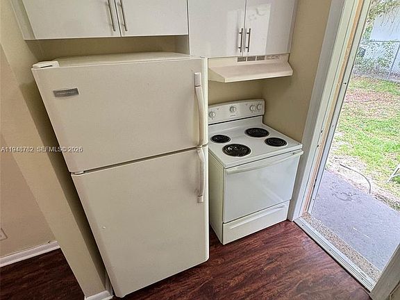 2nd image of 844 NW 18th Ave