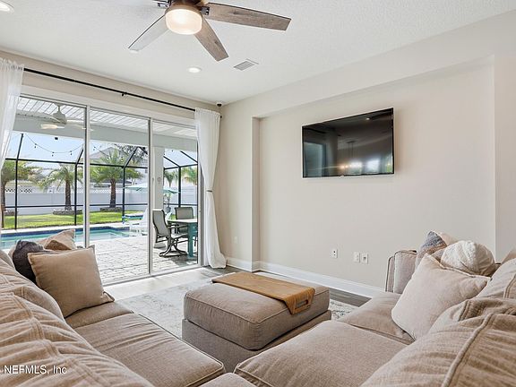 5th image of 518 SILVERLEAF VILLAGE Drive