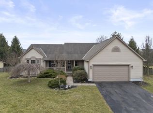 7800 Narrow Leaf Ct, Blacklick, OH 43004