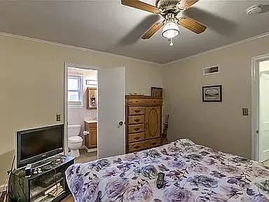 8827 Maiden Ln — Photo 2