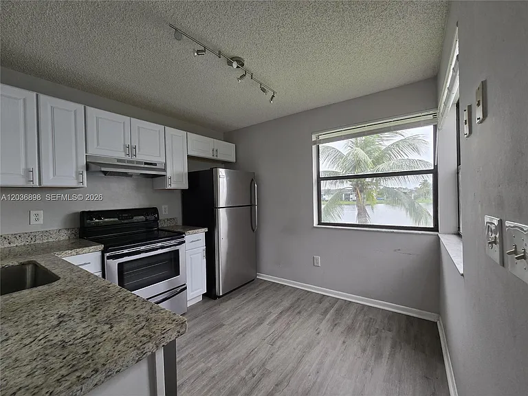 1024 S Independence Dr #1024E — Photo 14