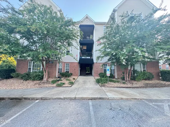 2520 Friedland Pl APT 203, Raleigh, NC 27617