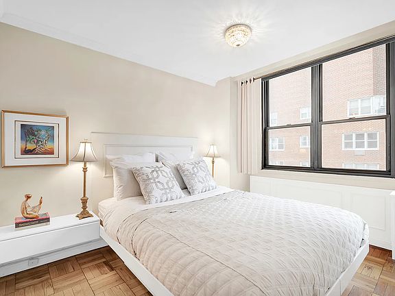 5th image of 175 E 74th St APT 15B