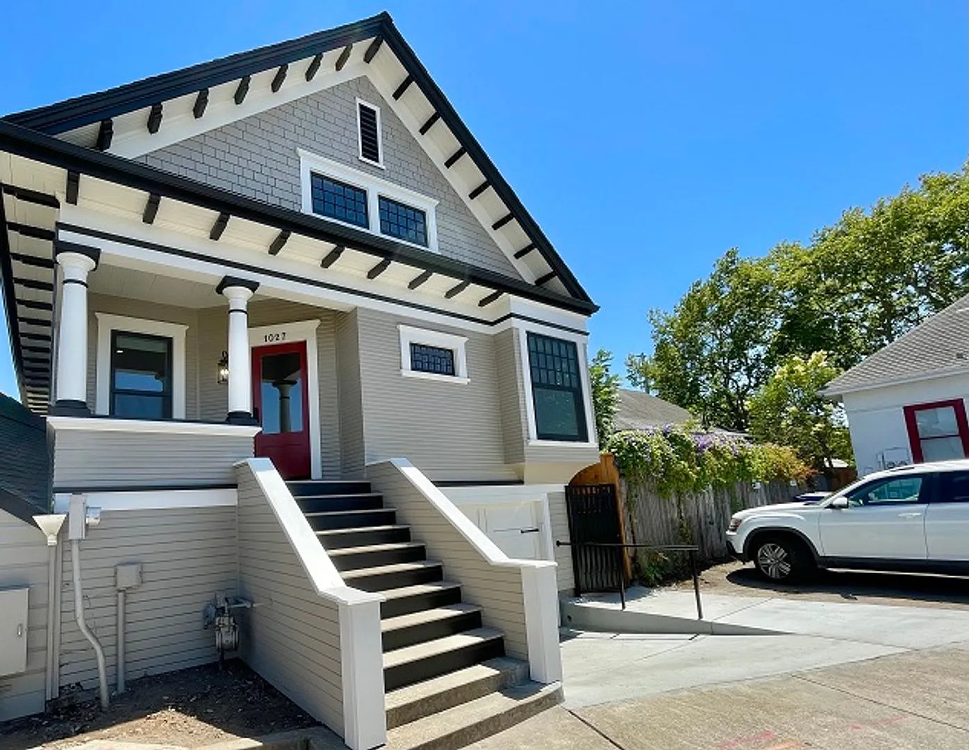 Charming Remodeled Napa Victorian 2 Bed / 1 Bath — Photo 2