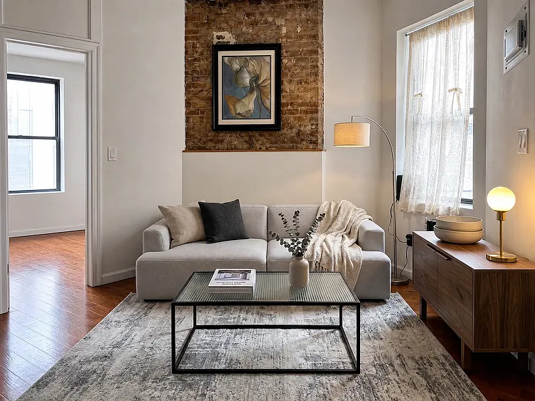 136 E 28th St #3RW — Photo 2